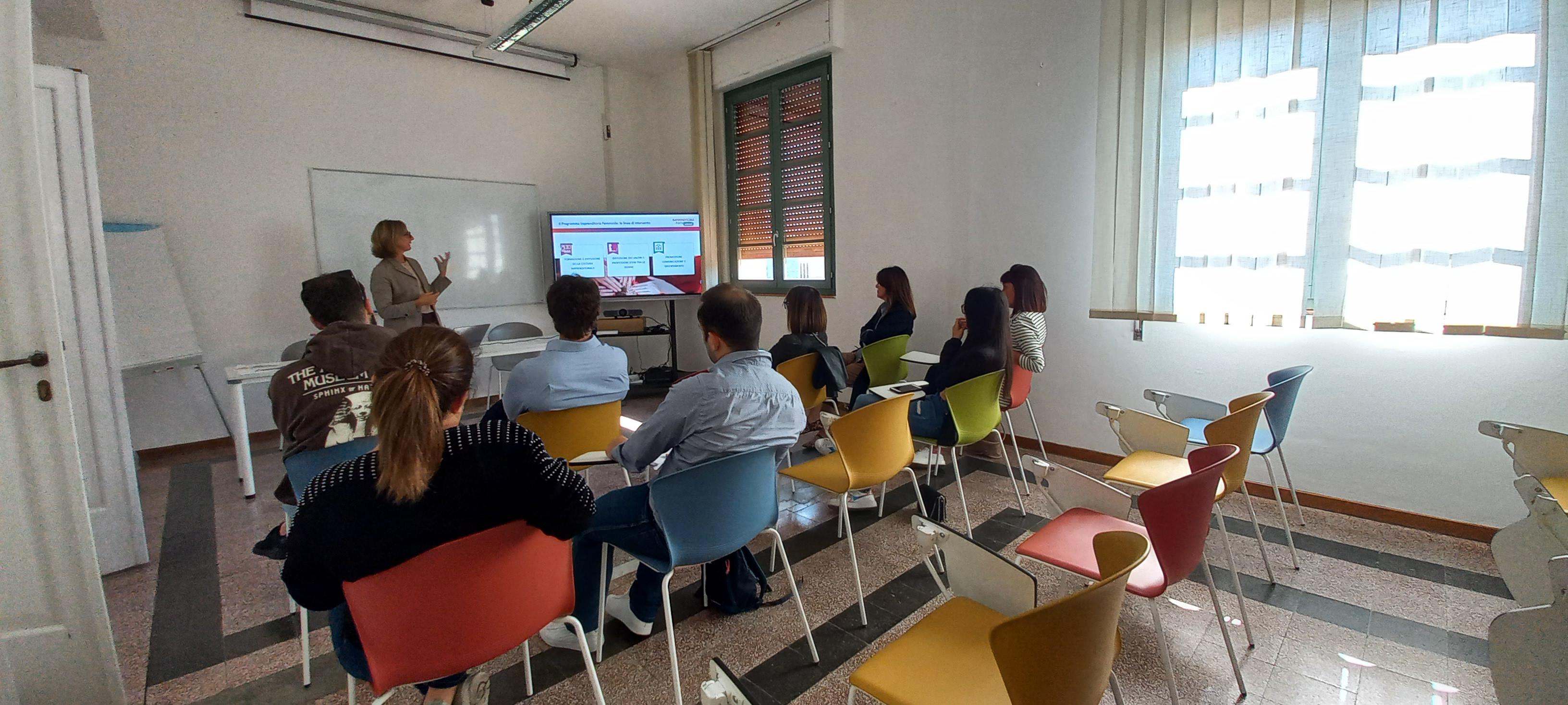 Attività di orientamento e formazione presso l'Hub Rete di Nuoro