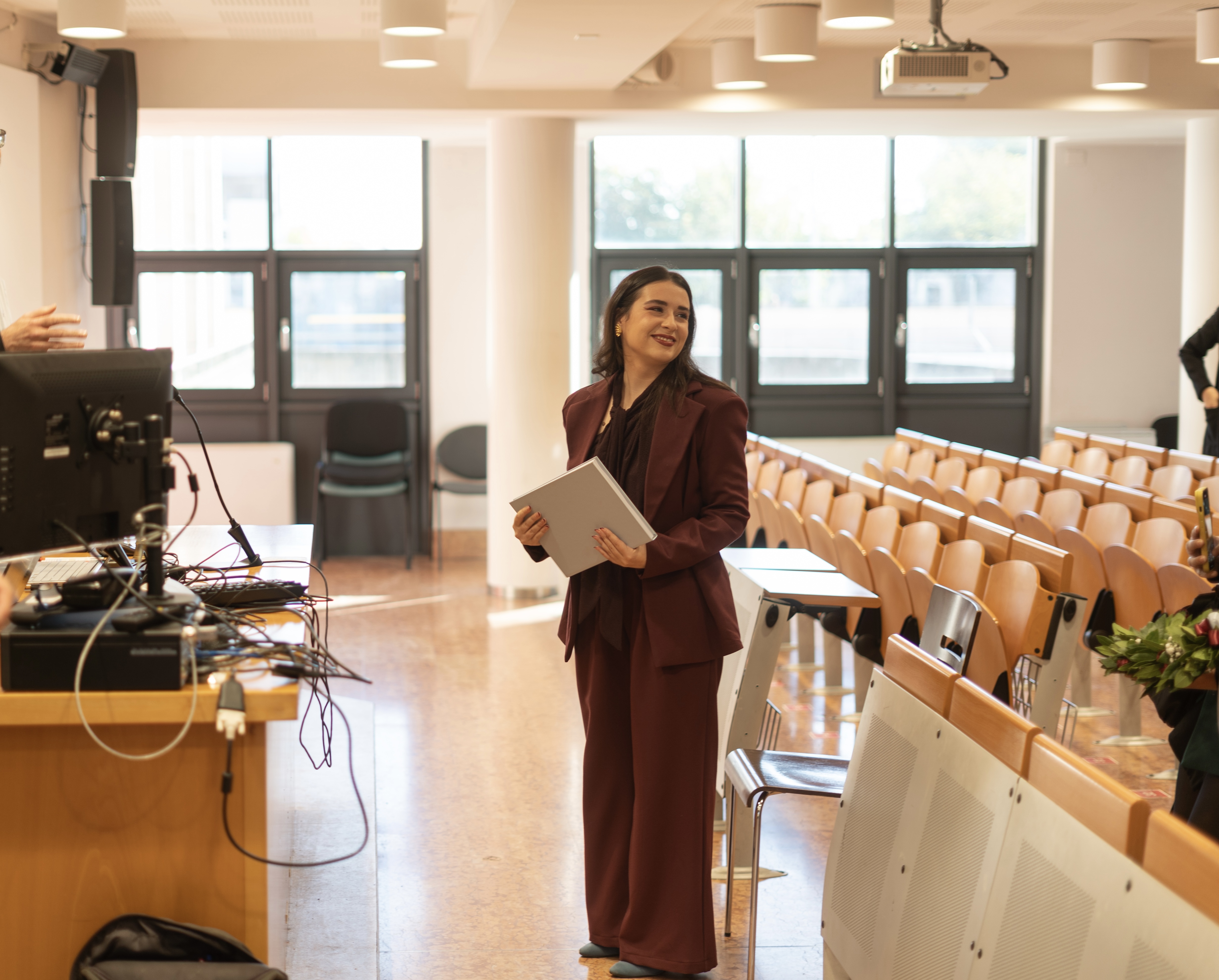 Violetta discute la sua tesi di laurea magistrale dedicata al Progetto Rete