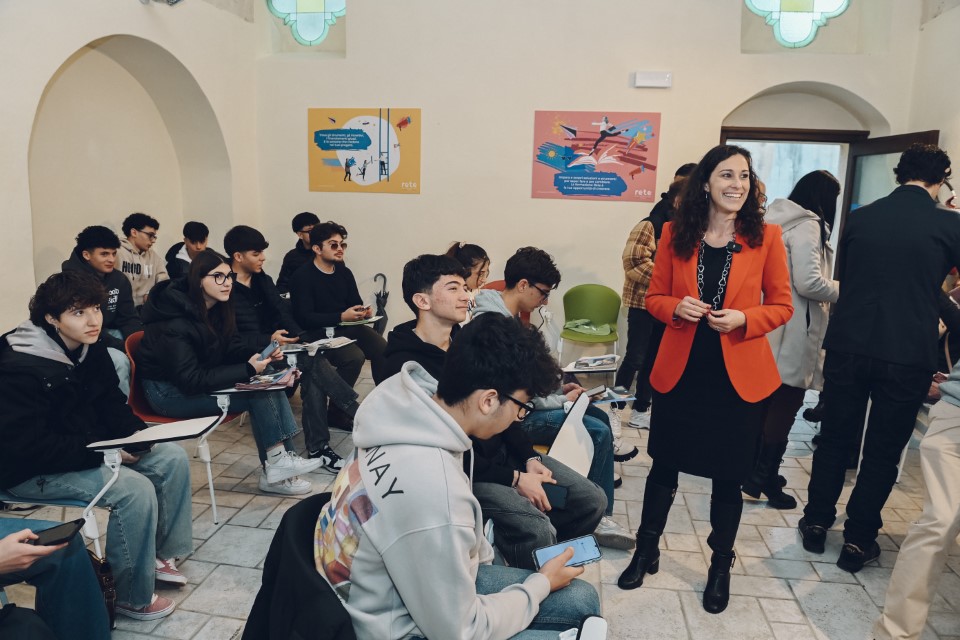 Il Progetto Rete è nato per accompagnare i giovani nel passaggio dalla scuola al mondo del lavoro.