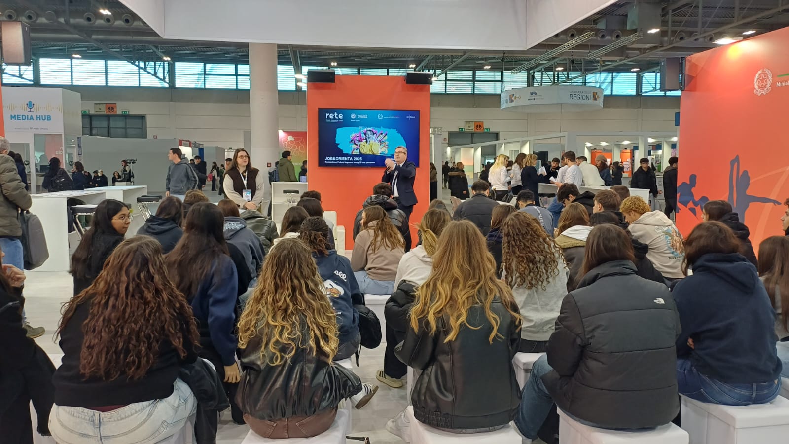 Le attività e i laboratori dell’Hub Rete Verona a JOB&Orienta 2025, tra orientamento, formazione e imprenditorialità, hanno aiutato ragazze e ragazzi a progettare il proprio futuro