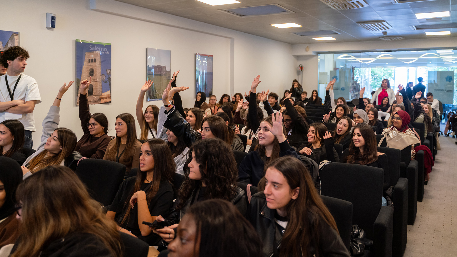 Un momento di orientamento e dialogo: 100 studenti dell’Istituto Diaz in visita all’Hub Rete Salerno.