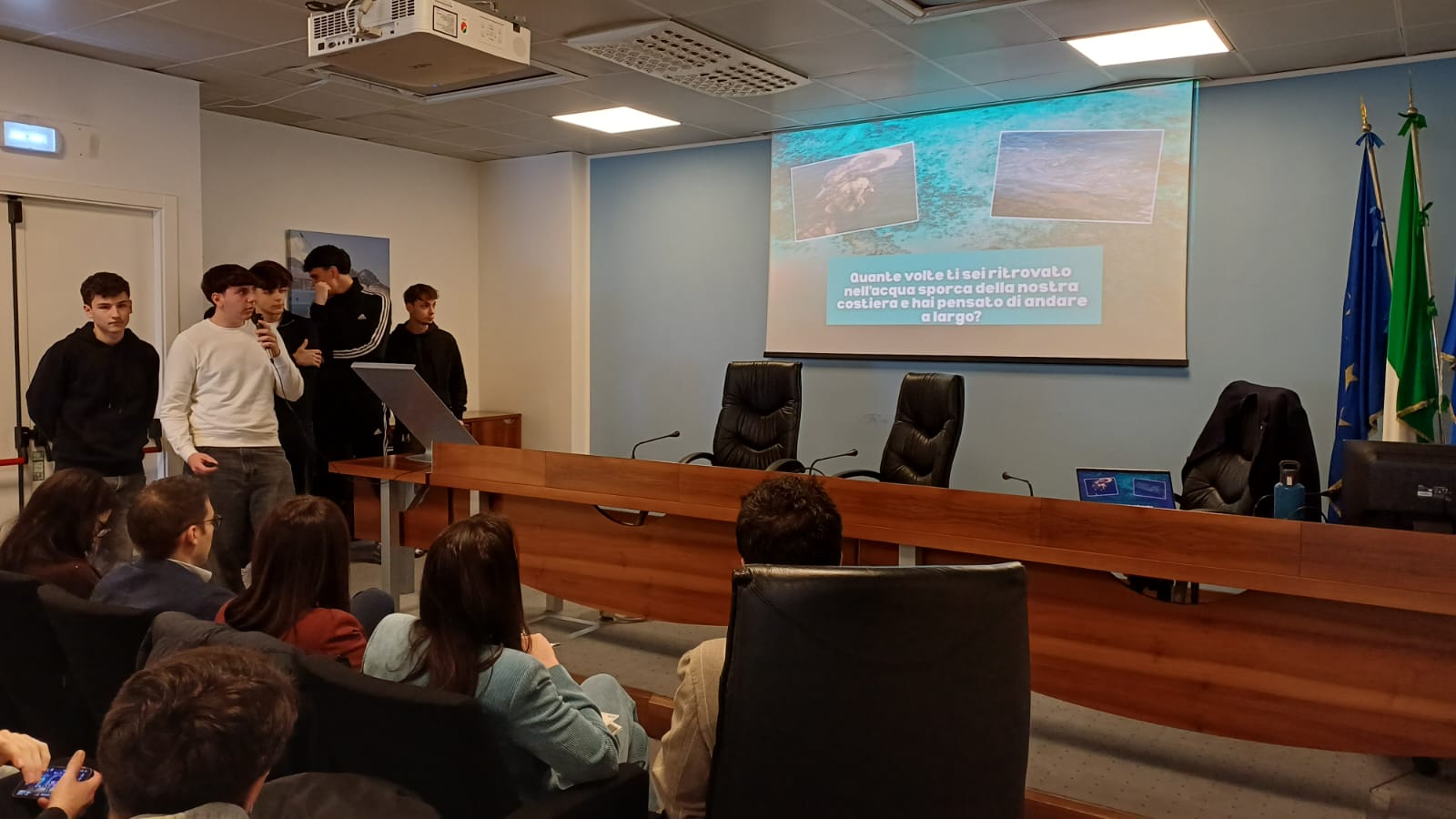 Laboratorio d'impresa all’Hub Rete Salerno: gli studenti si mettono alla prova con il 'Business Game Cantinerete', trasformando idee innovative in progetti sostenibili per il territorio.