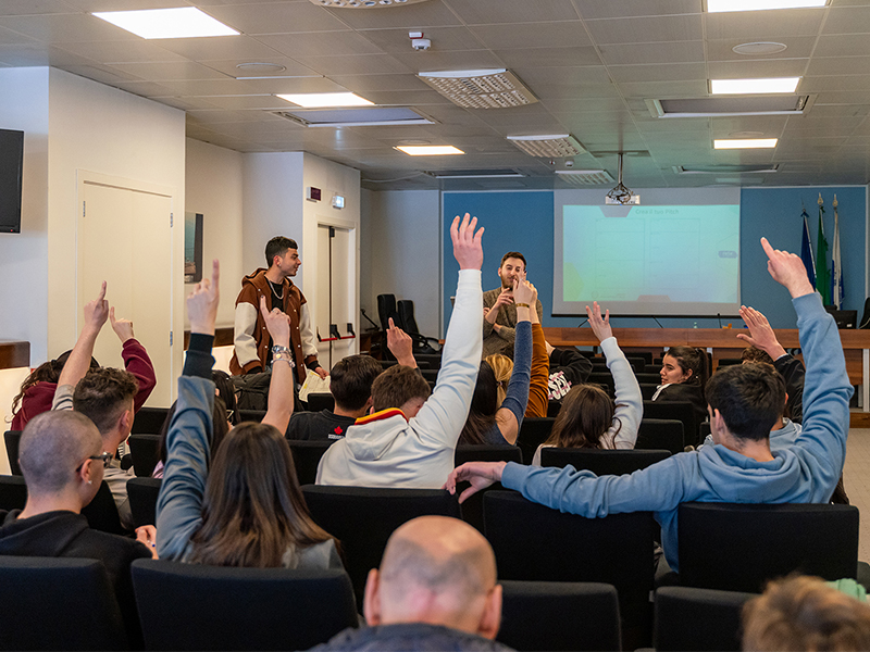 Open Day del 3 aprile 2025 all'Hub Rete Salerno, tra pitch, orientamento e innovazione digitale