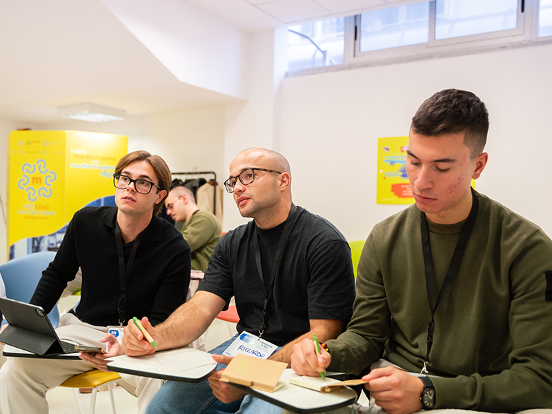 Partecipanti al laboratorio dedicato al personal branding e alla comunicazione digitale all’Hub Rete Salerno.