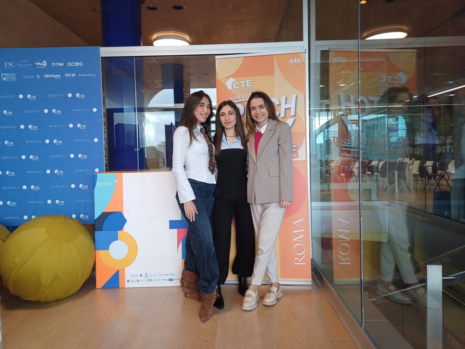 Il team di 'Affianc’ a Te' durante l'experience tour presso la CTE, Casa delle Tecnologie Emergenti di Roma,  dopo aver presentato il loro progetto di assistenza socio-sanitaria per le isole