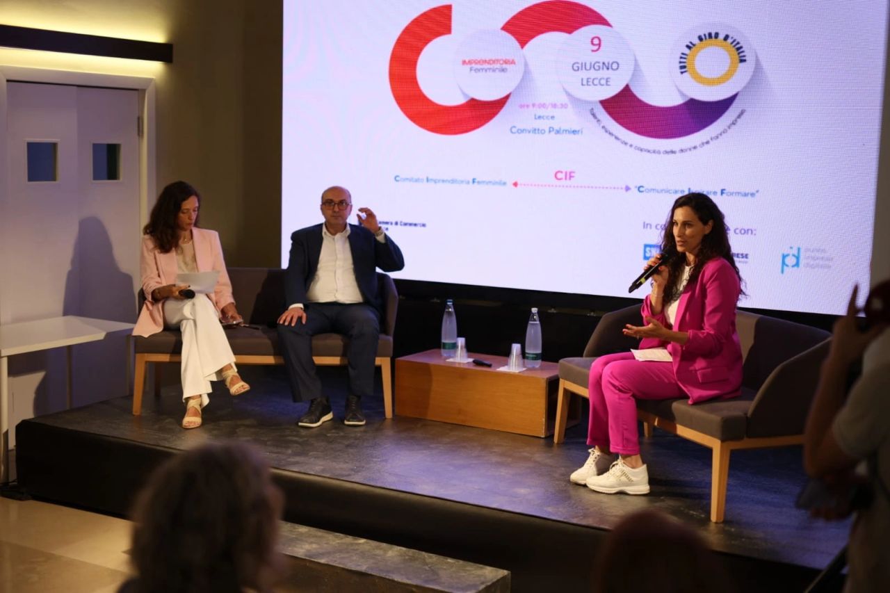 Un momento della tappa salentina del "Giro d’Italia delle Donne Imprenditrici" a Lecce. Idee, energia e strumenti concreti per dare forma al futuro dell'imprenditoria femminile.