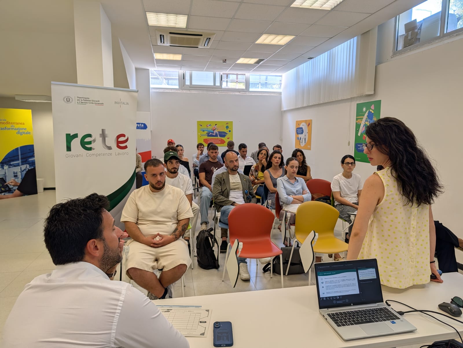 Studenti in Hub durante attività formative del Progetto Rete